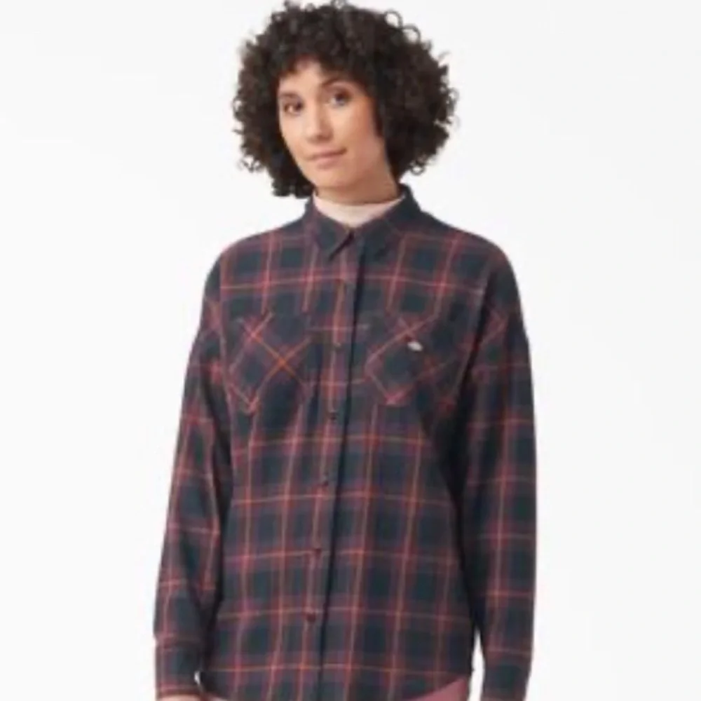 Dickies Bakerhill Wine/black Plaid Oversize button down Shirt Size Small (FLR04)